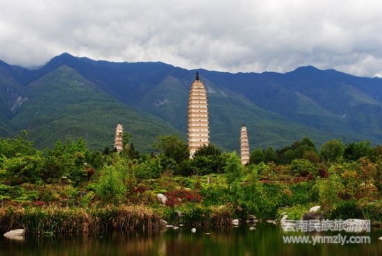 崇圣寺三塔（图片来源：行走的强子的新浪博客）