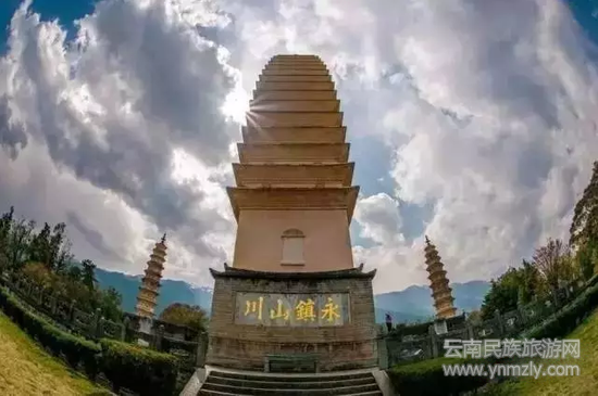 三塔景观（图片来源：崇圣寺三塔文化旅游区）